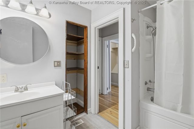 1000 Elm Street, St Albans, WV 25177