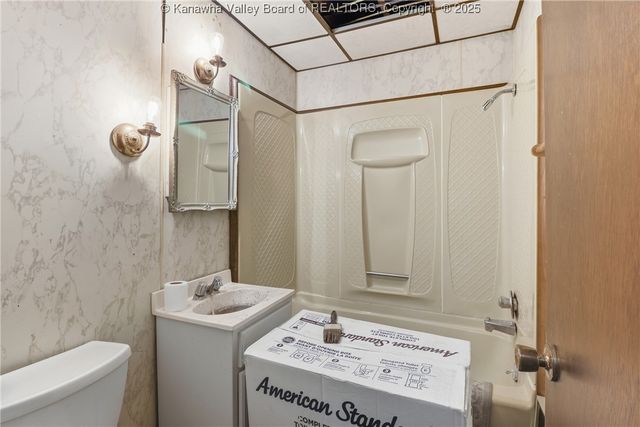 1000 Elm Street, St Albans, WV 25177