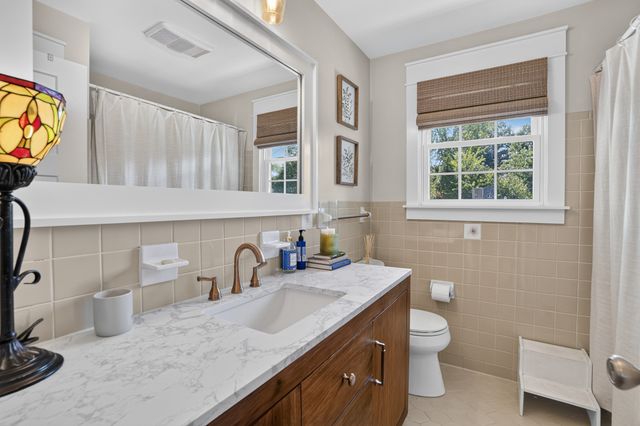 384 Indian Lake Rd, Hendersonville, TN 37075