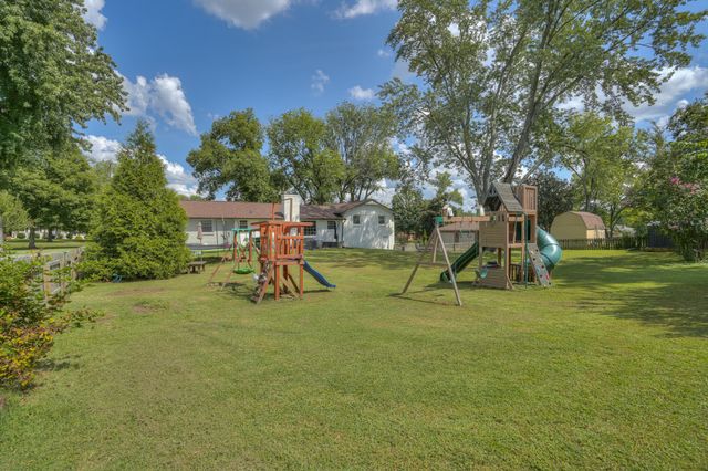 384 Indian Lake Rd, Hendersonville, TN 37075