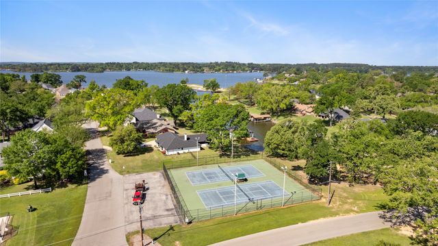152 Fairway Drive, Bullard, TX 75757