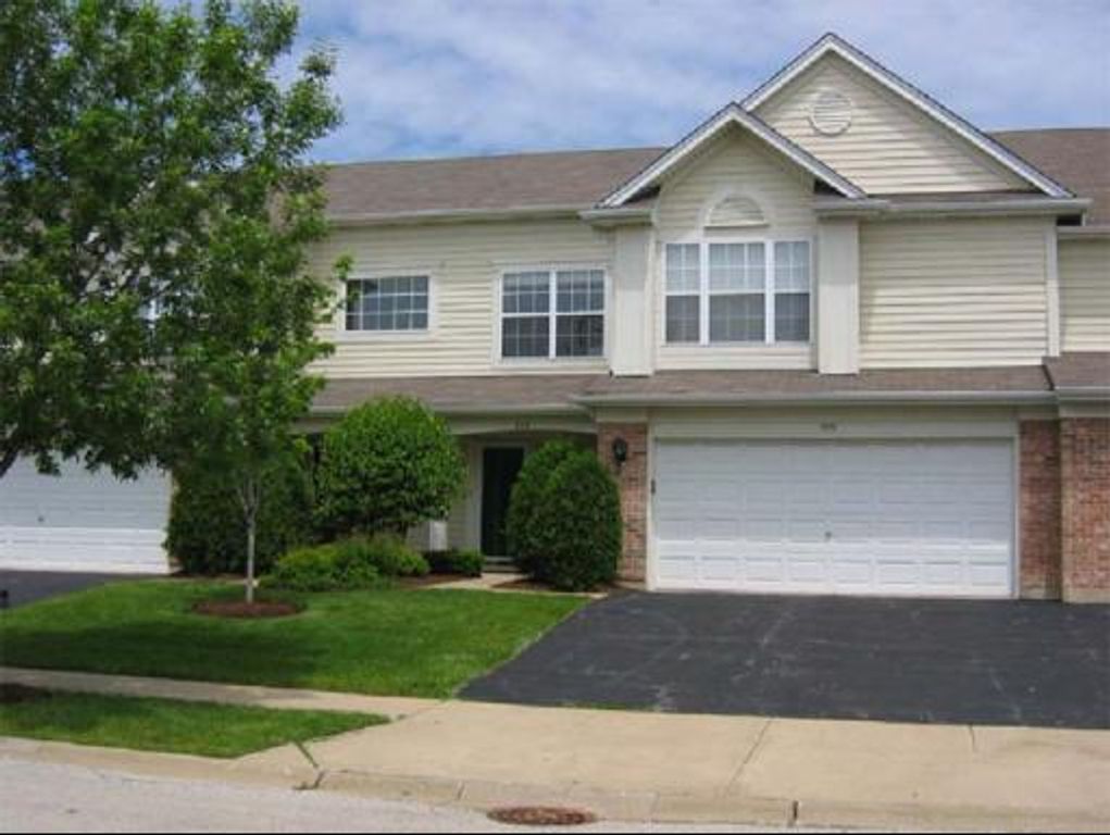 909 Waterford Lane, Elk Grove Village, IL 60007