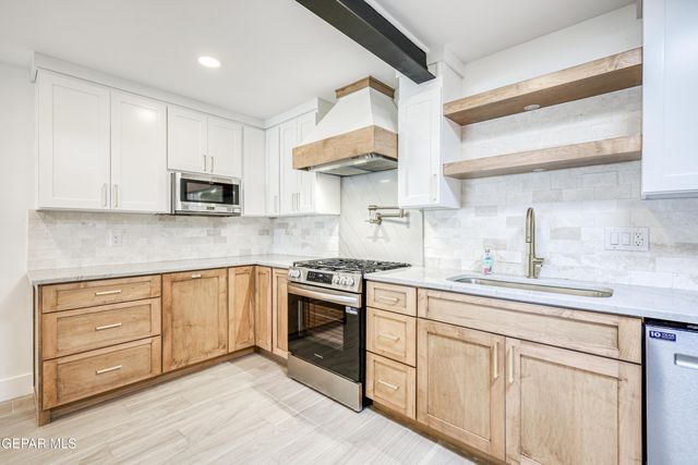 704 MCKELLIGON Drive, El Paso, TX 79902