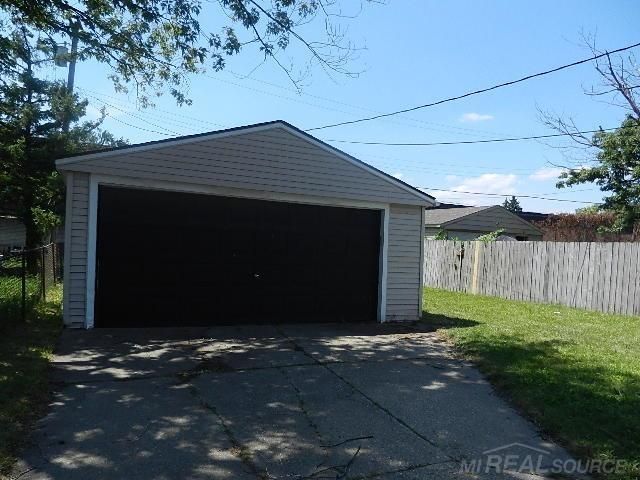 22485 Hillock Avenue, Warren, MI 48089