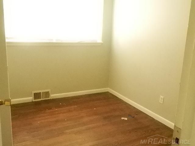22485 Hillock Avenue, Warren, MI 48089