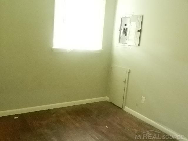 22485 Hillock Avenue, Warren, MI 48089