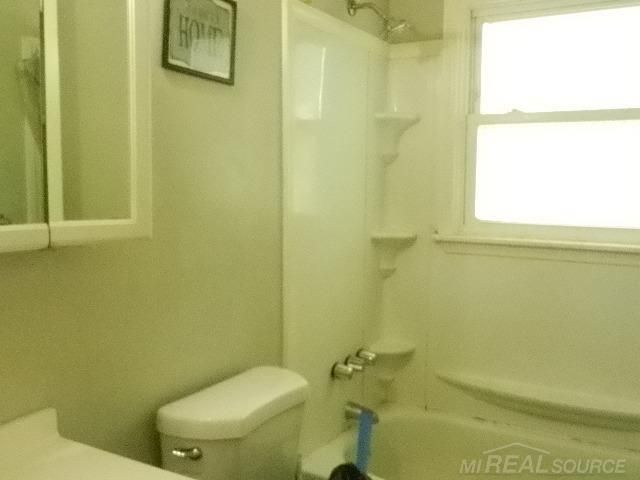22485 Hillock Avenue, Warren, MI 48089