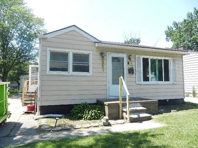 22485 Hillock Avenue, Warren, MI 48089