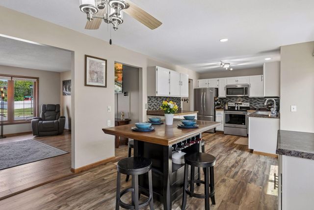 7370 158th Street W, Apple Valley, MN 55124