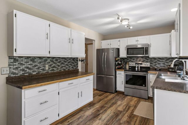7370 158th Street W, Apple Valley, MN 55124