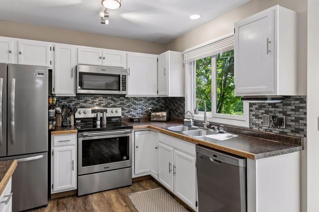 7370 158th Street W, Apple Valley, MN 55124