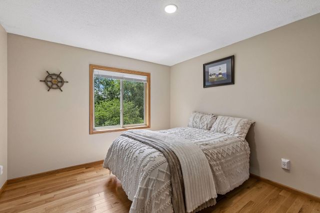 7370 158th Street W, Apple Valley, MN 55124