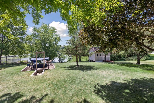 7370 158th Street W, Apple Valley, MN 55124