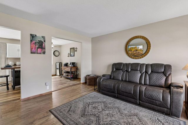 7370 158th Street W, Apple Valley, MN 55124