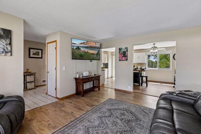 7370 158th Street W, Apple Valley, MN 55124