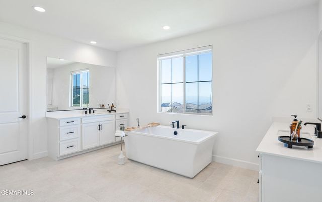 21242 W Wild Flower Way, Chatsworth, CA 91311