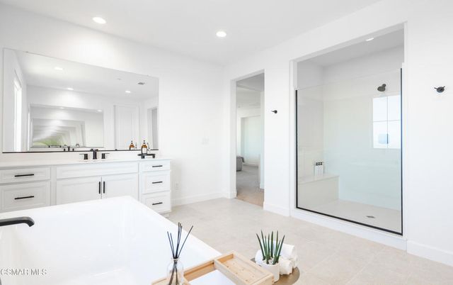 21242 W Wild Flower Way, Chatsworth, CA 91311