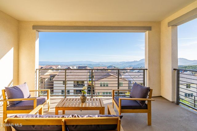 21242 W Wild Flower Way, Chatsworth, CA 91311