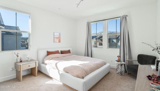 21242 W Wild Flower Way, Chatsworth, CA 91311