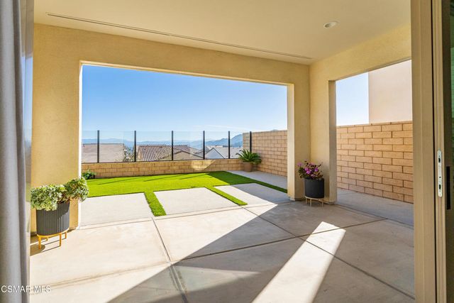 21242 W Wild Flower Way, Chatsworth, CA 91311