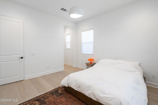 21242 W Wild Flower Way, Chatsworth, CA 91311