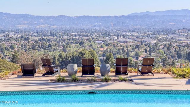 21242 W Wild Flower Way, Chatsworth, CA 91311