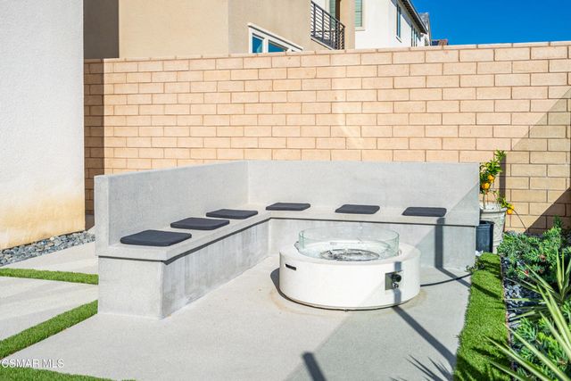 21242 W Wild Flower Way, Chatsworth, CA 91311