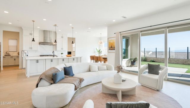 21242 W Wild Flower Way, Chatsworth, CA 91311