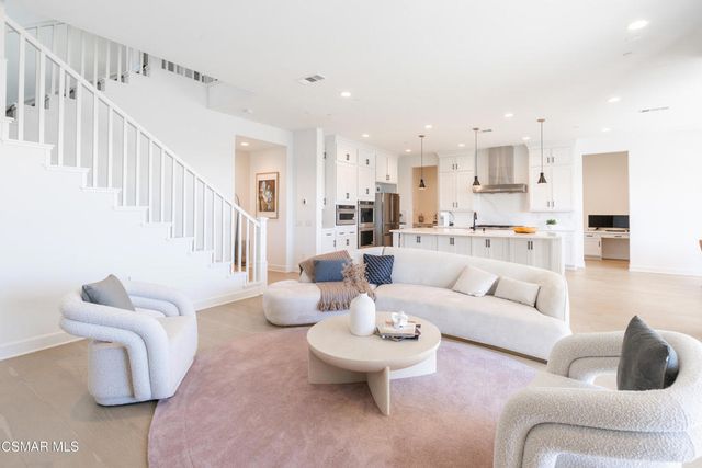 21242 W Wild Flower Way, Chatsworth, CA 91311