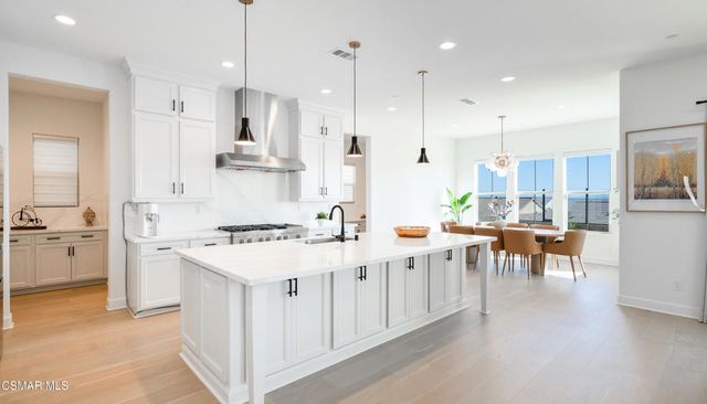 21242 W Wild Flower Way, Chatsworth, CA 91311