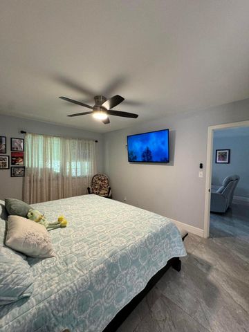 163 Lake Susan Lane, West Palm Beach, FL 33411