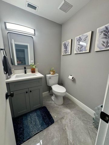 163 Lake Susan Lane, West Palm Beach, FL 33411