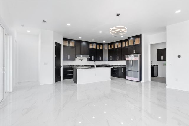 1521 MONTERREY Road NE, Rio Rancho, NM 87144