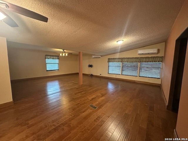 412 Lake, La Vernia, TX 78121