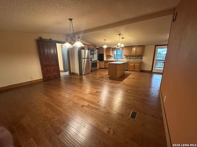 412 Lake, La Vernia, TX 78121