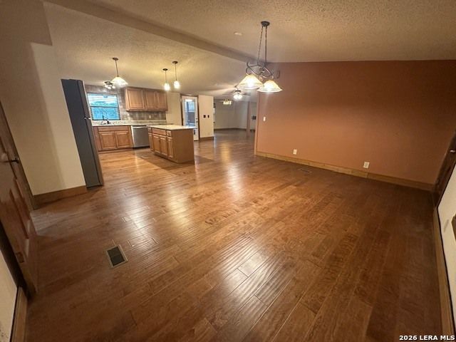 412 Lake, La Vernia, TX 78121