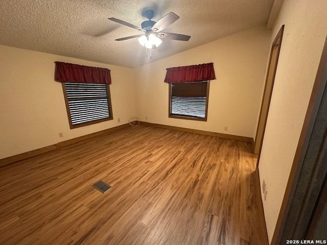 412 Lake, La Vernia, TX 78121