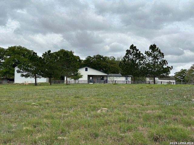 412 Lake, La Vernia, TX 78121