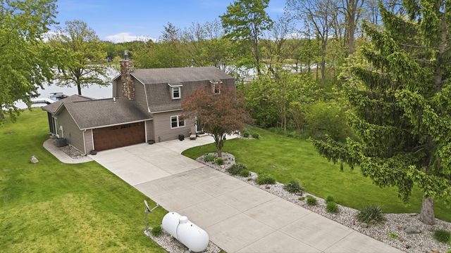 55 Lane 301C Barton Lake, Fremont, IN 46737