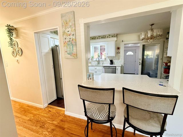 8485 Helen, Center Line, MI 48015