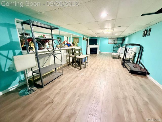 8485 Helen, Center Line, MI 48015