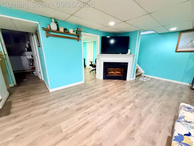 8485 Helen, Center Line, MI 48015
