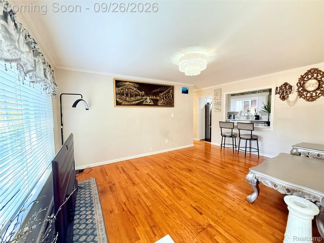 8485 Helen, Center Line, MI 48015