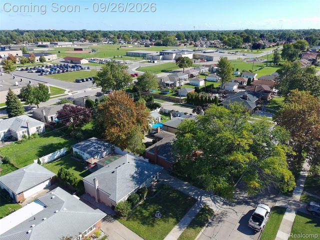 8485 Helen, Center Line, MI 48015
