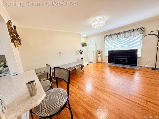 8485 Helen, Center Line, MI 48015