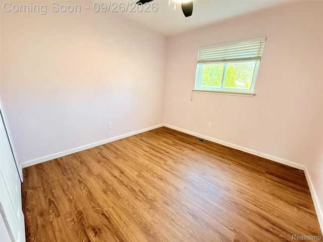 8485 Helen, Center Line, MI 48015