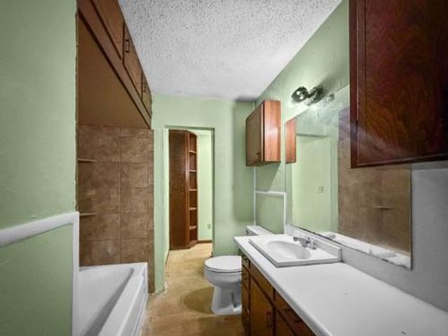 415 N Main Highway, Noble, OK 73068