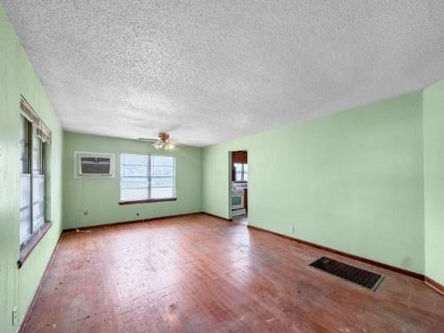 415 N Main Highway, Noble, OK 73068