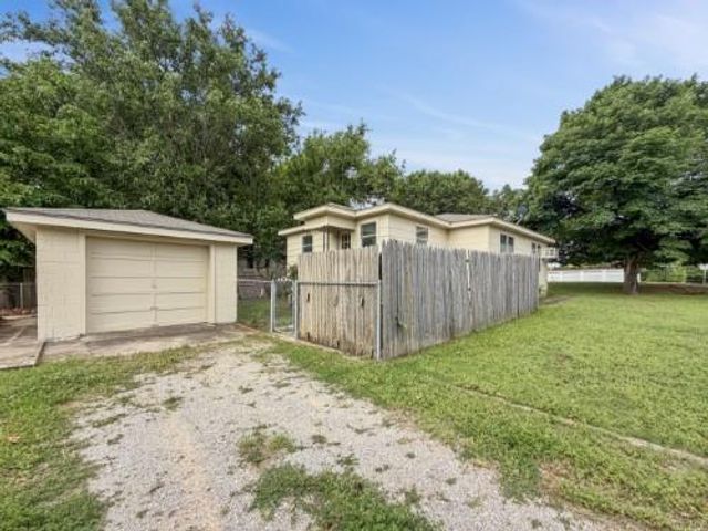 415 N Main Highway, Noble, OK 73068