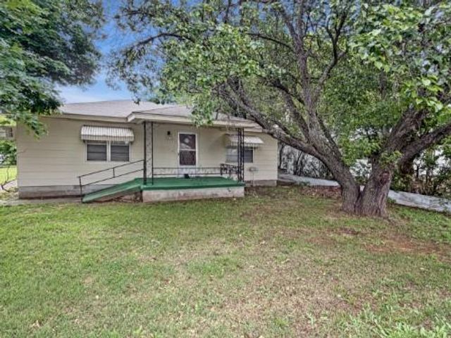 415 N Main Highway, Noble, OK 73068